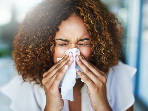 How to Get Through Allergy Season Without the Sneezing Fits: Expert Tips and Solutions